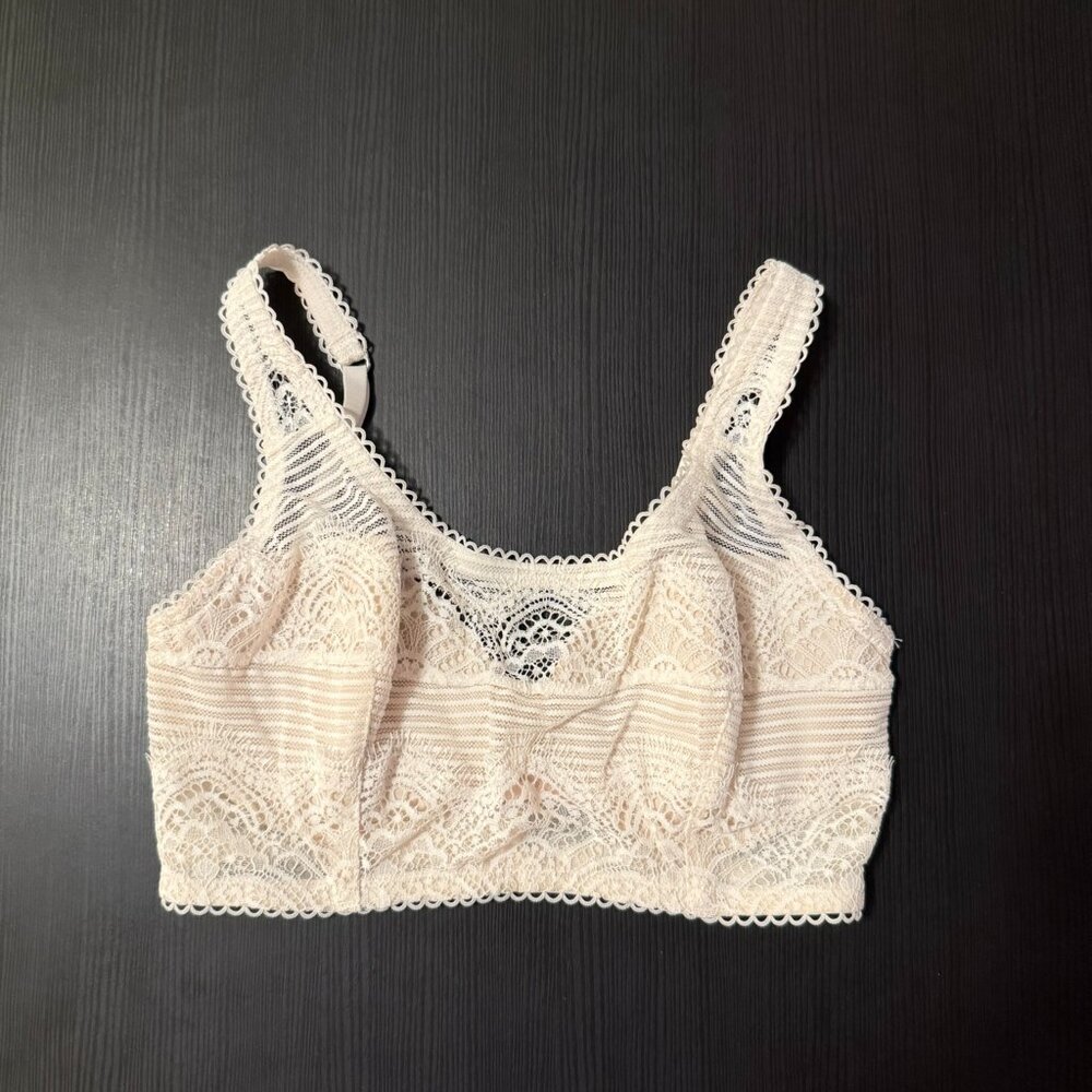 NWT Victoria's Secret Women's White and Tan Bralette Size: 32D